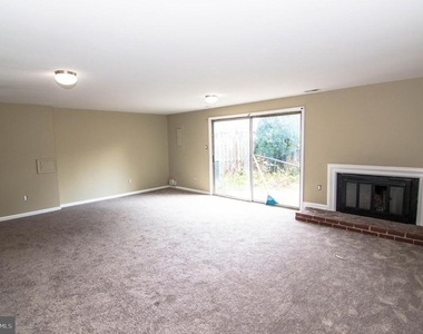 5404 Helm Court - Photo Thumbnail 18