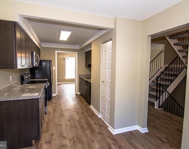 5404 Helm Court - Photo Thumbnail 2