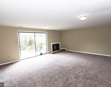 5404 Helm Court - Photo Thumbnail 19