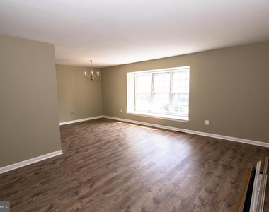 5404 Helm Court - Photo Thumbnail 8