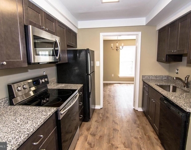 5404 Helm Court - Photo Thumbnail 3