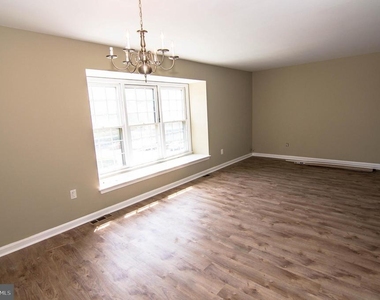 5404 Helm Court - Photo Thumbnail 6