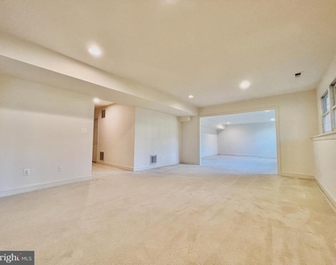 1305 Providence Terrace - Photo Thumbnail 16
