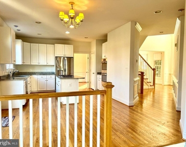 1305 Providence Terrace - Photo Thumbnail 7