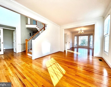 1305 Providence Terrace - Photo Thumbnail 11