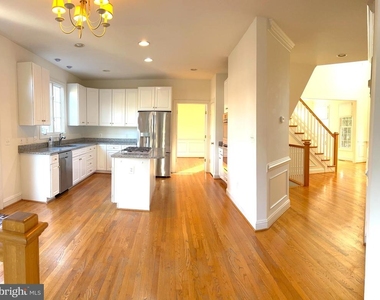 1305 Providence Terrace - Photo Thumbnail 10