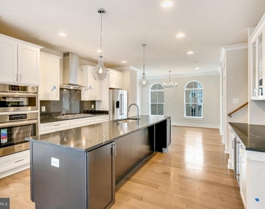14813 Retreat Boulevard - Photo Thumbnail 9