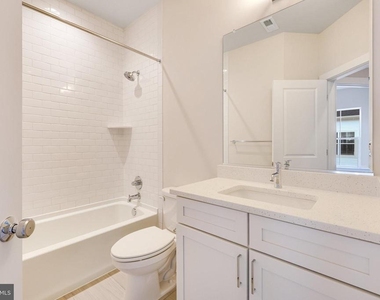 14813 Retreat Boulevard - Photo Thumbnail 36