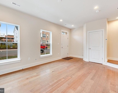14813 Retreat Boulevard - Photo Thumbnail 6