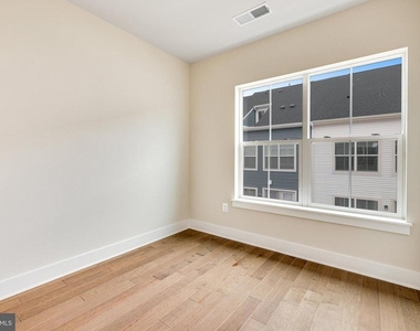 14813 Retreat Boulevard - Photo Thumbnail 32