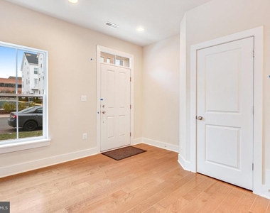 14813 Retreat Boulevard - Photo Thumbnail 3
