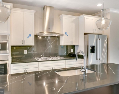14813 Retreat Boulevard - Photo Thumbnail 11