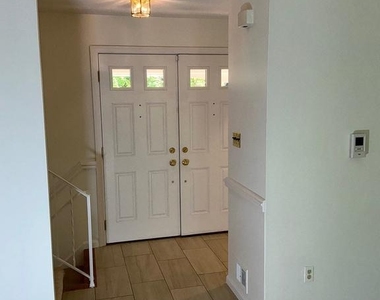 4701 Red Fox Drive - Photo Thumbnail 7