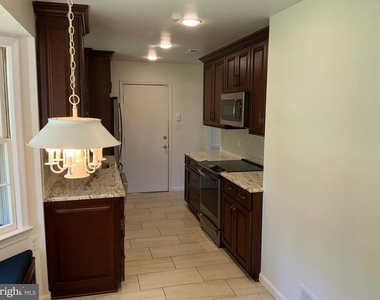 4701 Red Fox Drive - Photo Thumbnail 2