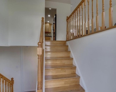 2801 Reign Street - Photo Thumbnail 4