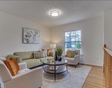 2801 Reign Street - Photo Thumbnail 2