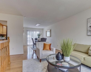 2801 Reign Street - Photo Thumbnail 3