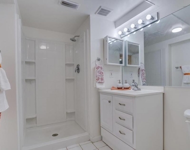 2801 Reign Street - Photo Thumbnail 13