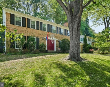 6117 Larstan Drive - Photo Thumbnail 2