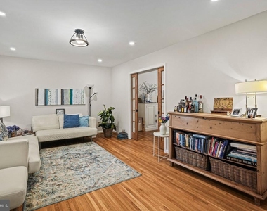 6117 Larstan Drive - Photo Thumbnail 19