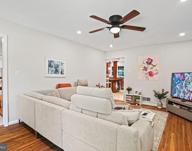 6117 Larstan Drive - Photo Thumbnail 7