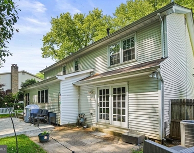 6117 Larstan Drive - Photo Thumbnail 36