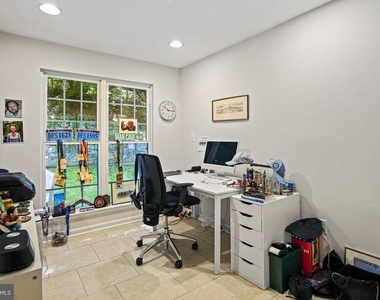 6117 Larstan Drive - Photo Thumbnail 9
