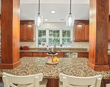 6117 Larstan Drive - Photo Thumbnail 11
