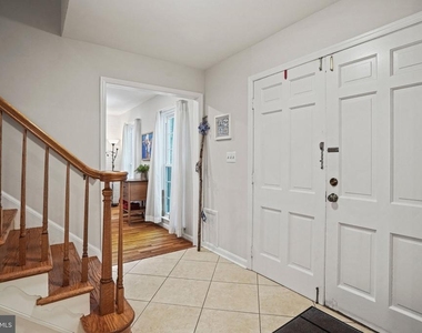 6117 Larstan Drive - Photo Thumbnail 4