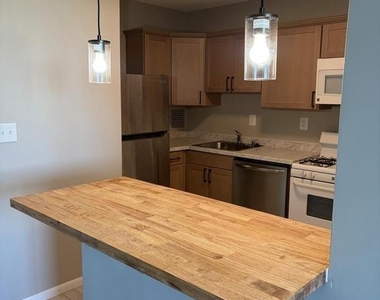 3701 S George Mason Drive - Photo Thumbnail 4