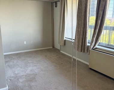 3701 S George Mason Drive - Photo Thumbnail 7