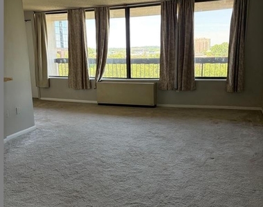3701 S George Mason Drive - Photo Thumbnail 5
