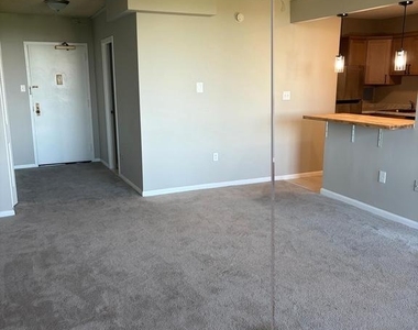 3701 S George Mason Drive - Photo Thumbnail 8