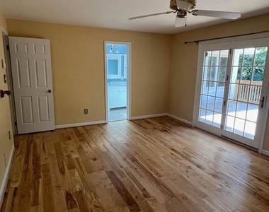 6322 Kellogg Drive - Photo Thumbnail 10