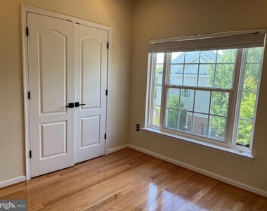 12579 Royal Wolf Place - Photo Thumbnail 13