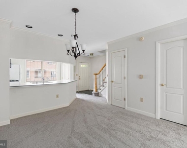6908 Fairfax Drive - Photo Thumbnail 13