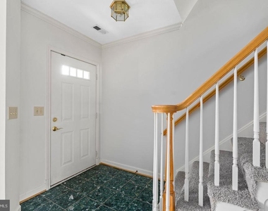 6908 Fairfax Drive - Photo Thumbnail 5