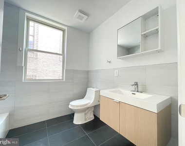 7248 Rising Sun Avenue - Photo Thumbnail 14