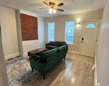 2048 N Darien Street - Photo Thumbnail 10