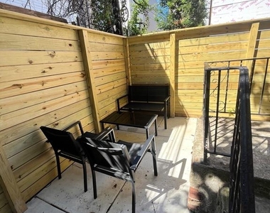 2048 N Darien Street - Photo Thumbnail 25