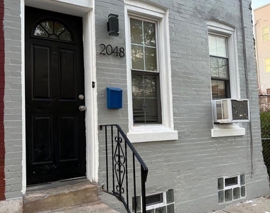 2048 N Darien Street - Photo Thumbnail 1