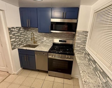2048 N Darien Street - Photo Thumbnail 9