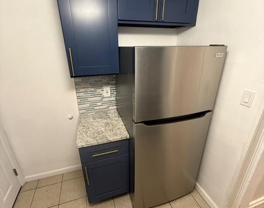 2048 N Darien Street - Photo Thumbnail 8