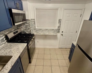 2048 N Darien Street - Photo Thumbnail 7