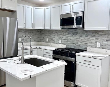 3217 Almond Street - Photo Thumbnail 4