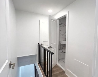 3217 Almond Street - Photo Thumbnail 8