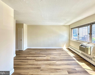 2101 Chestnut Street - Photo Thumbnail 8