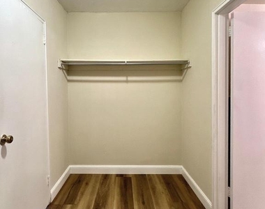2101 Chestnut Street - Photo Thumbnail 14