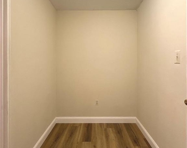 2101 Chestnut Street - Photo Thumbnail 12