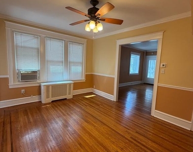536 W Chew Avenue - Photo Thumbnail 7
